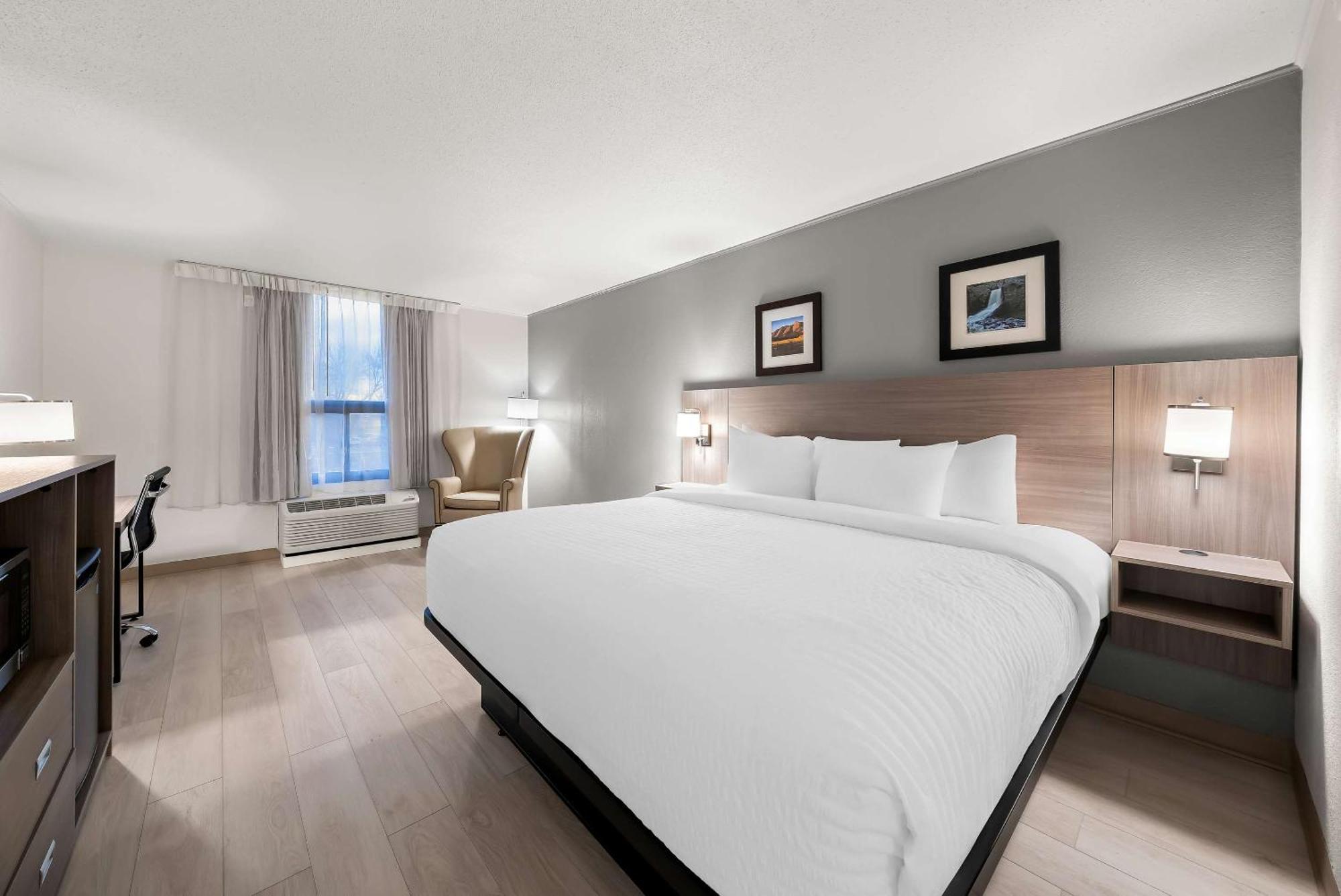 Clarion Inn & Suites And Convention Center Карни Экстерьер фото