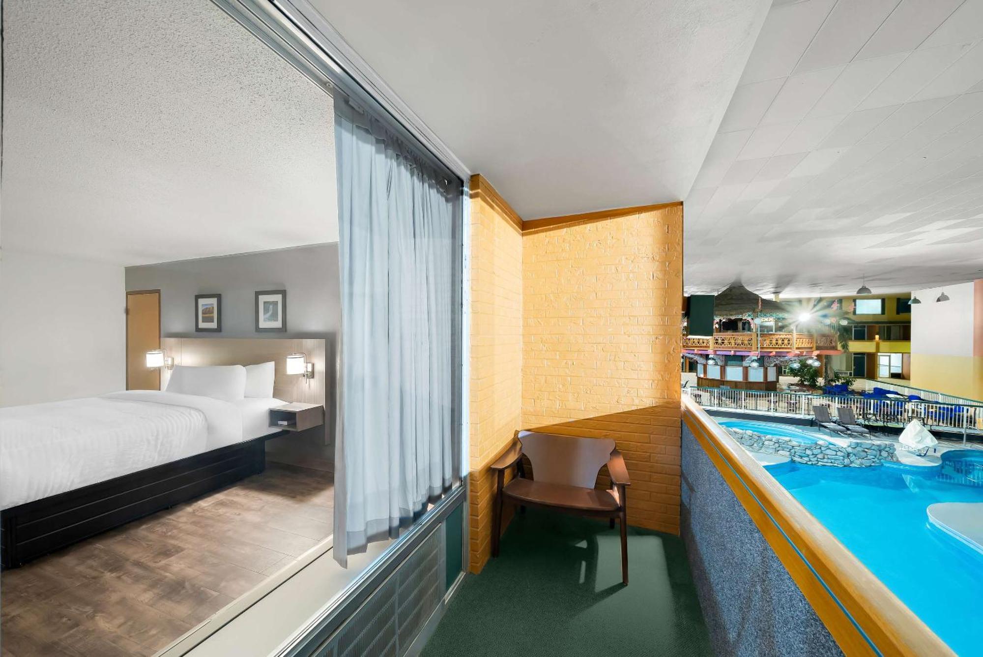 Clarion Inn & Suites And Convention Center Карни Экстерьер фото